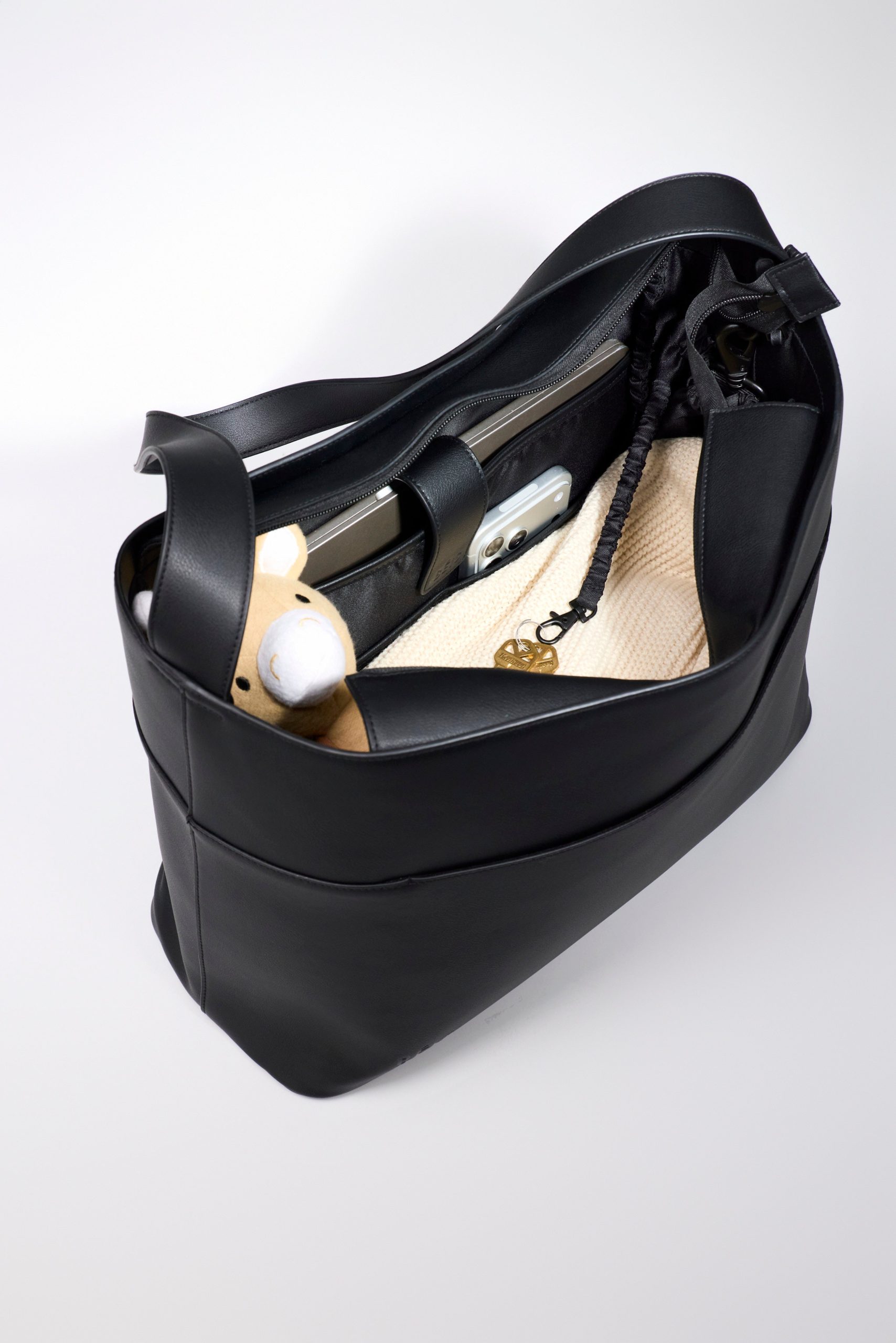 The Diaper Tote in Black - Image 8