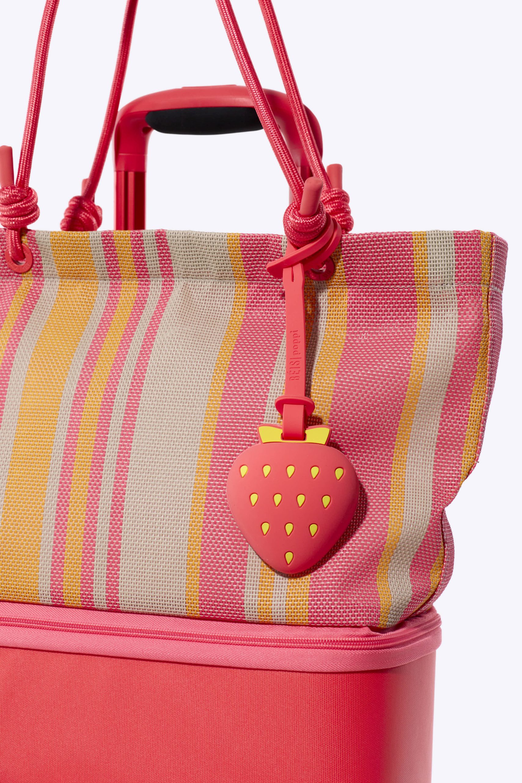 BÉIS x poppi The Mirror Bag Charm in Strawberry - Image 2