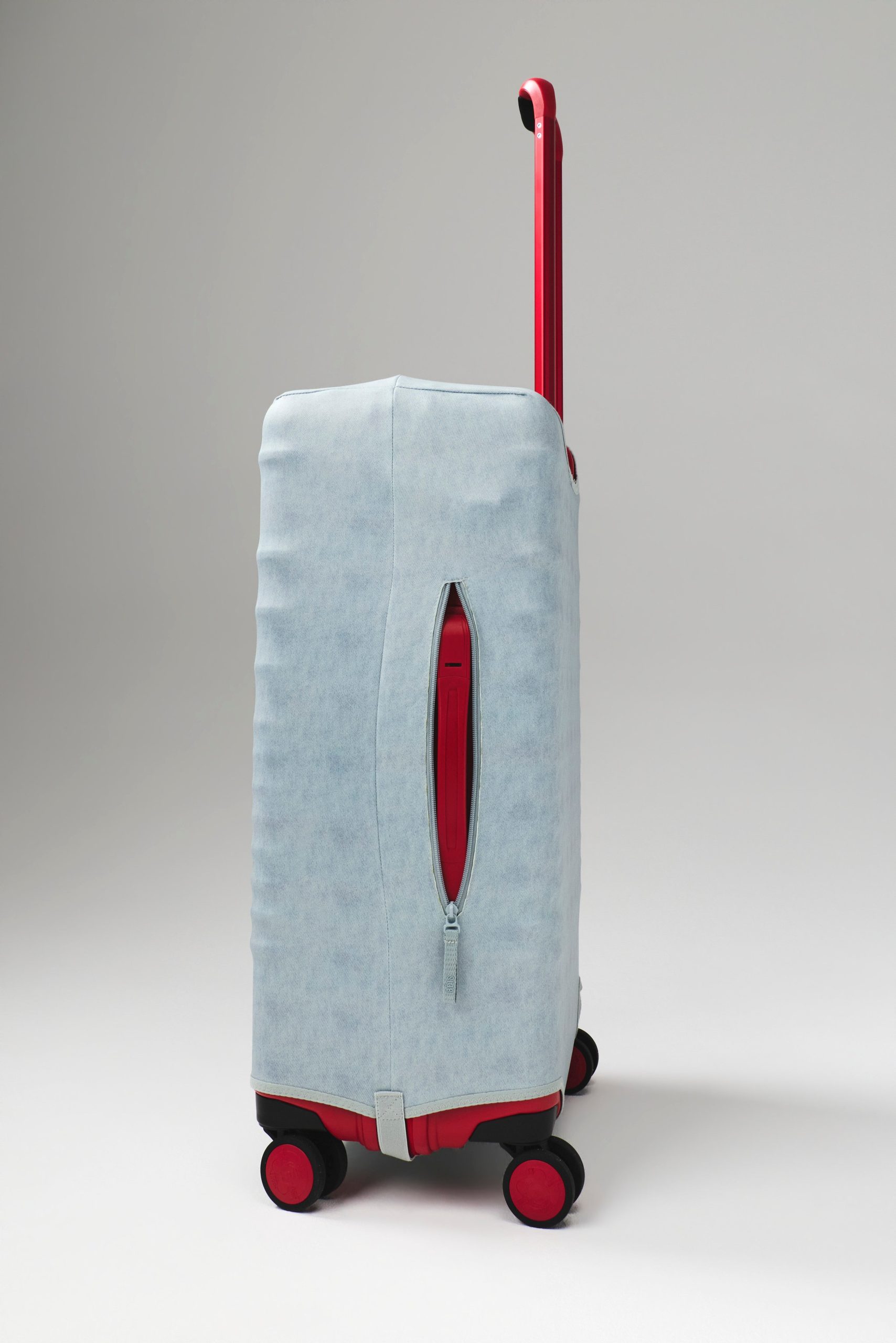The Disney Medium Check-In Luggage Cover in Blue Jeans - Image 3